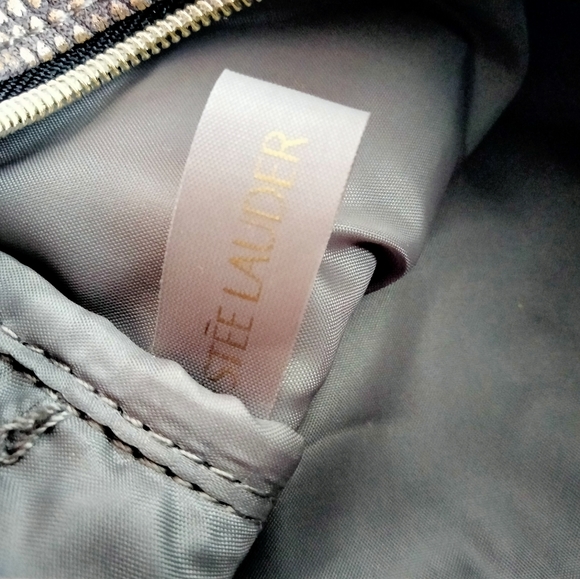 Estee Lauder Cosmetic Bag - Picture 7 of 7